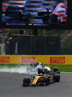 Джоліон Палмер, Renault Sport F1 Team RS17, Ленс Стролл, Williams FW40