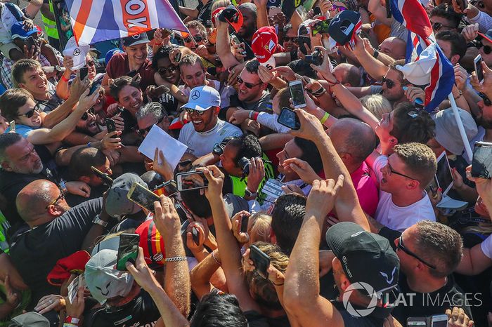 Lewis Hamilton, Mercedes AMG F1 celebra