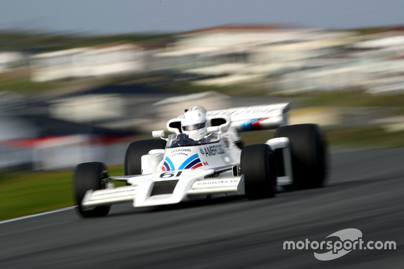 Jason Wright scheurt in de Shadow DN8