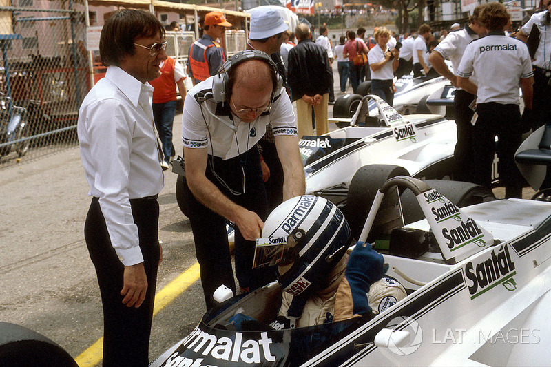 Riccardo Patrese, Brabham BT49D Ford und Teamchef Bernie Ecclestone