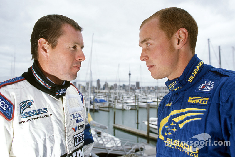 <img class="ms-flag-img ms-flag-img_s1" title="United Kingdom" src="https://cdn-9.motorsport.com/static/img/cf/gb-3.svg" alt="United Kingdom" width="32" /> Colin McRae (à gauche, avec Richard Burns), Champion du monde WRC 1995