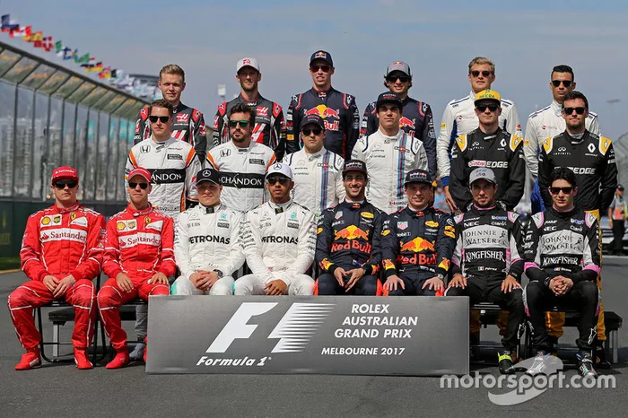 Foto de grupo de los pilotos de F1 de 2017