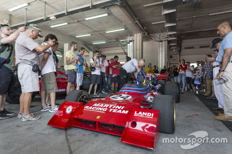 Monoposto storica nel box