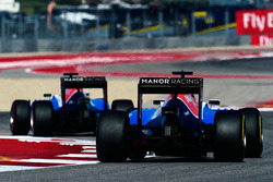 Esteban Ocon, Manor Racing MRT05 sigue a su compañero Pascal Wehrlein, Manor Racing MRT05