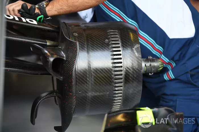 Un moyeu de roue avant de la Williams FW40