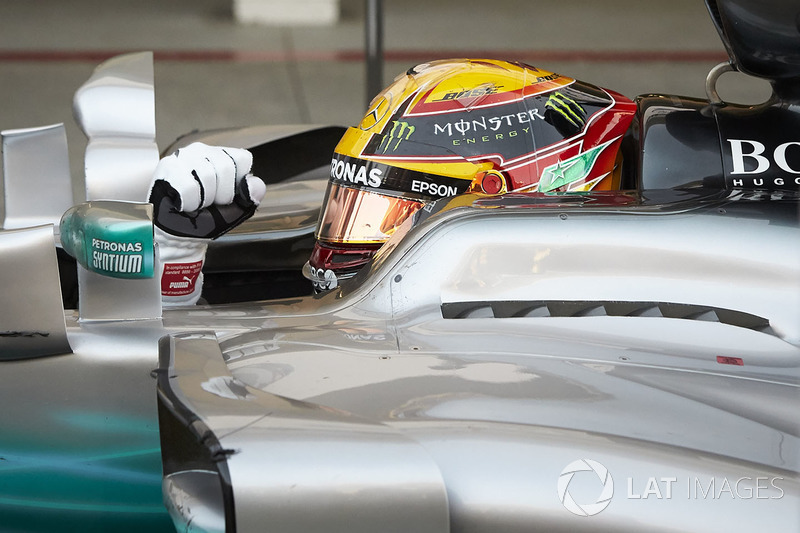 Race winner Lewis Hamilton, Mercedes AMG F1