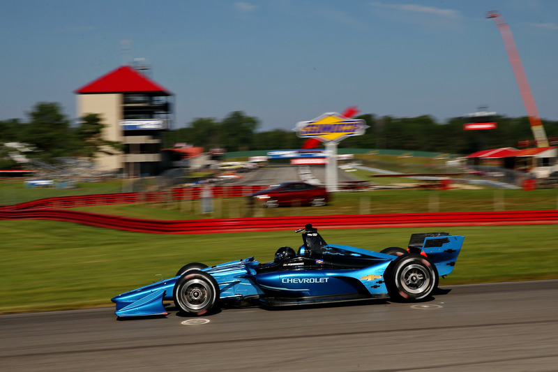 Хуан-Пабло Монтойя випробовує машину IndyCar 2018 року із двигуном Chevrolet