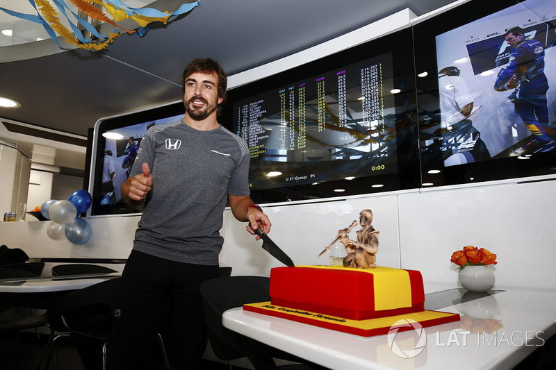 Fernando Alonso, McLaren, celebra su cumpleaños