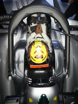 Льюіс Хемілтон, Mercedes AMG F1 із Halo