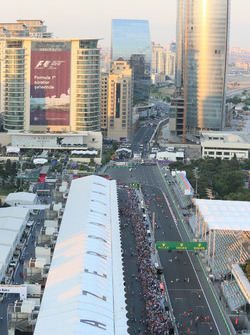 Des fans dans la pitlane
