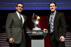 Eric Suro, Ingersoll Rand, and Carl Edwards, Joe Gibbs Racing Toyota pose with the Ingersoll Rand Po