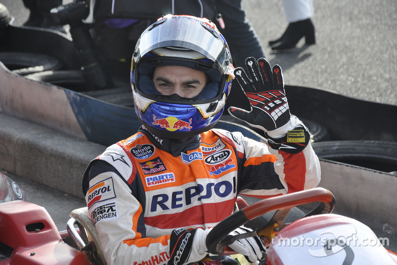 カートに乗るダニ・ペドロサ(Dani Pedrosa on KART)