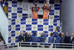 Podium: Volker Weidler, Johnny Herbert, Bertrand Gachot, Mazda 787B
