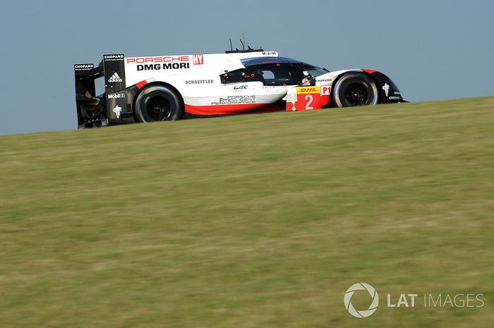 #2 Porsche Team Porsche 919 Hybrid: Timo Bernhard, Earl Bamber, Brendon Hartley