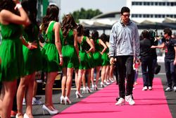 Esteban Ocon, Manor Racing en el desfile de pilotos