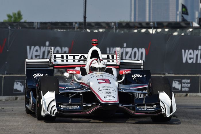 Helio Castroneves foi o quinto no sábado e o 14° no domingo