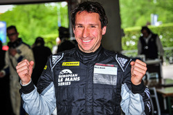 Ganador de la pole GTE #77 Proton Competition Porsche 911 RSR 991: Wolf Henzler