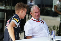 Даниил Квят, Scuderia Toro Rosso и Хельмут Марко, консультант Red Bull