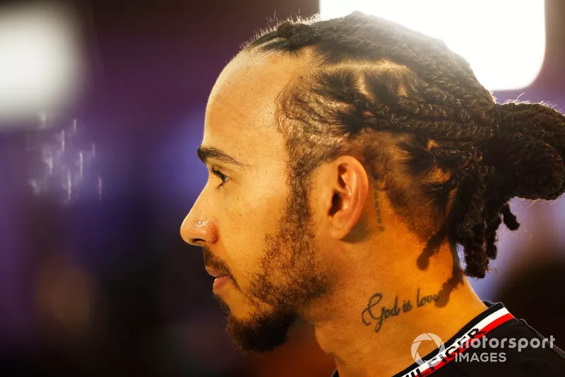 Lewis Hamilton, Mercedes-AMG F1 Team, s'adresse aux médias 
