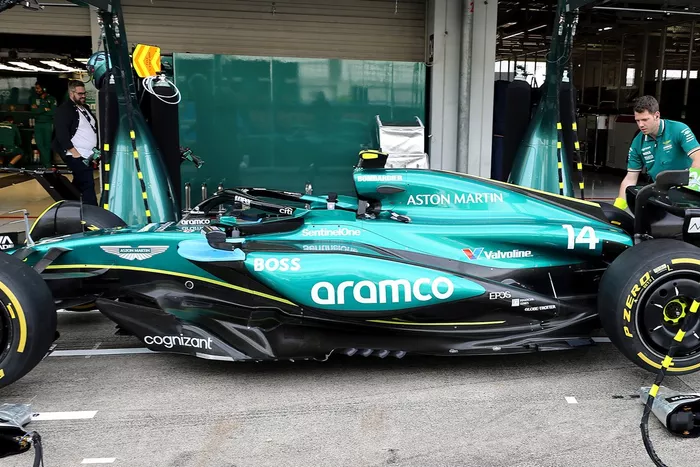 Aston Martin AMR24 détail latéral