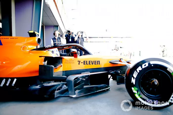 Lando Norris, McLaren MCL34, leaves the garage