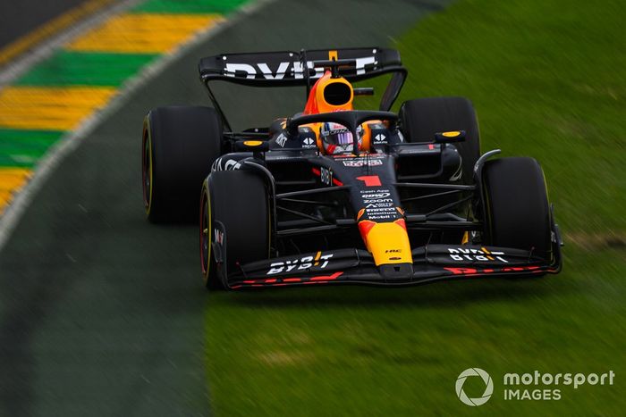 Max Verstappen, Red Bull Racing RB19 se va de largo