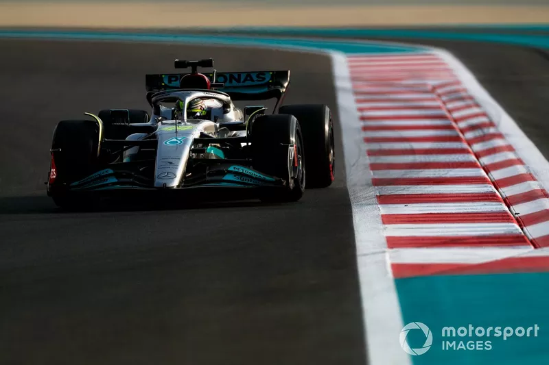 Lewis Hamilton, Mercedes W13 