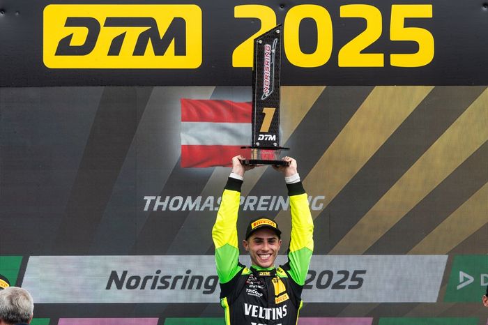 Podium: Race winner Thomas Preining, Manthey EMA