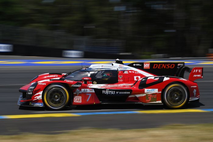 #7 Toyota Gazoo Racing Toyota GR010 - Híbrido: Mike Conway, Kamui Kobayashi, Nyck De Vries