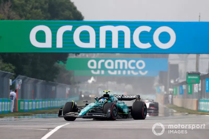Fernando Alonso, Aston Martin AMR23, Nico Hulkenberg, Haas VF-23