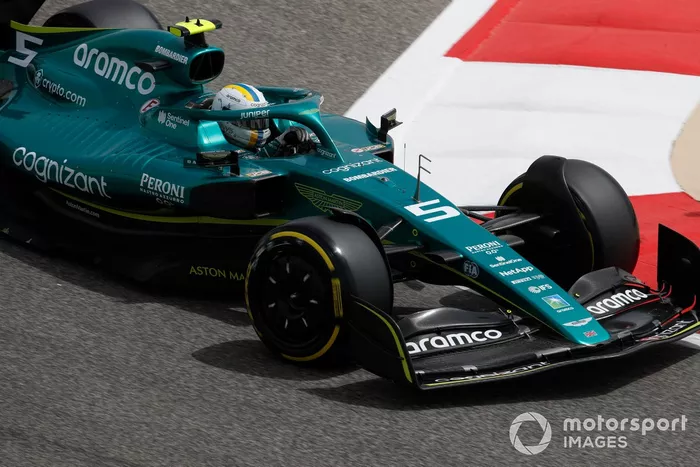 Sebastian Vettel, Aston Martin AMR22

