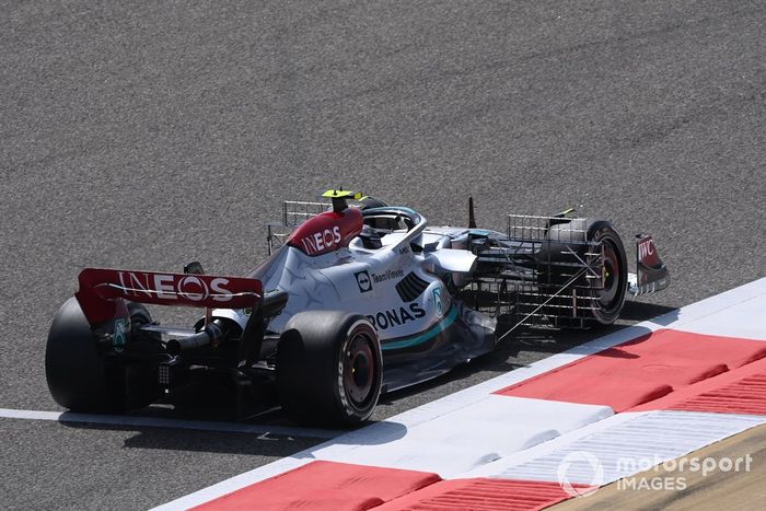 Lewis Hamilton, Mercedes W13, con sensores aerodinámicos