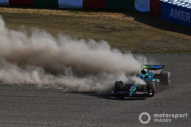 Fernando Alonso, accidente en Aston Martin Racing