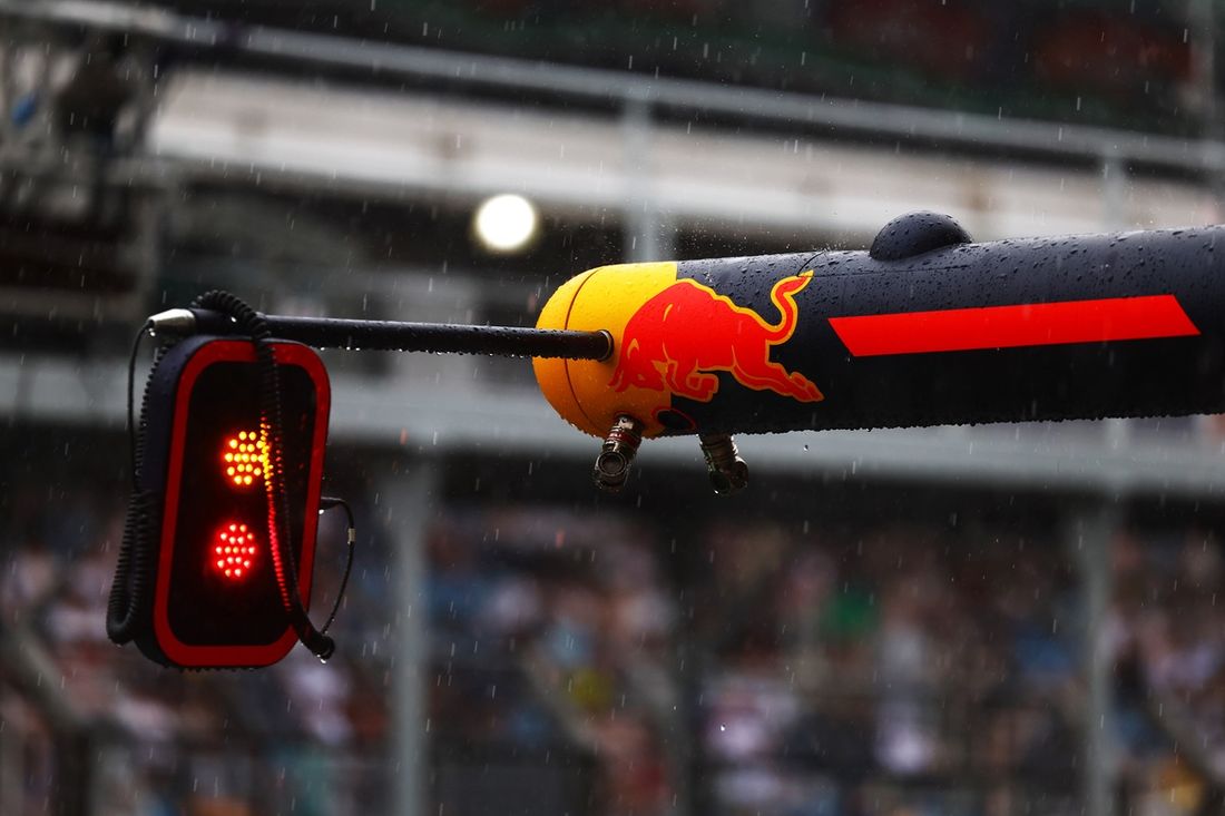 Lluvia previa a la sesión de clasificación
