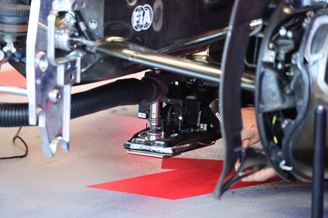 Red Bull Racing RB20 T-Tray detalle