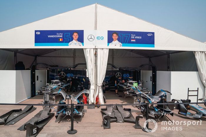 Garajes de Stoffel Vandoorne, Mercedes Benz EQ, EQ Silver Arrow 01, Nyck De Vries, Mercedes Benz EQ, EQ Silver Arrow 01 