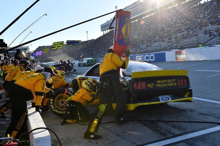 Brad Keselowski, Team Penske, Ford Mustang Alliance Truck Parts