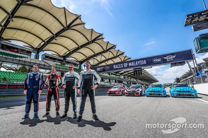I contendenti al titolo, Norbert Michelisz, BRC Hyundai N Squadra Corse Hyundai i30 N TCR, Esteban Guerrieri, ALL-INKL.COM Münnich Motorsport Honda Civic Type R TCR, Yvan Muller, Cyan Racing Lynk & Co 03 TCR, Thed Björk, Cyan Racing Lynk & Co 03 TCR
