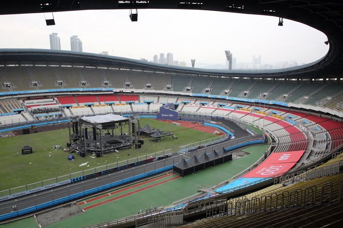 La pista dentro del estadio