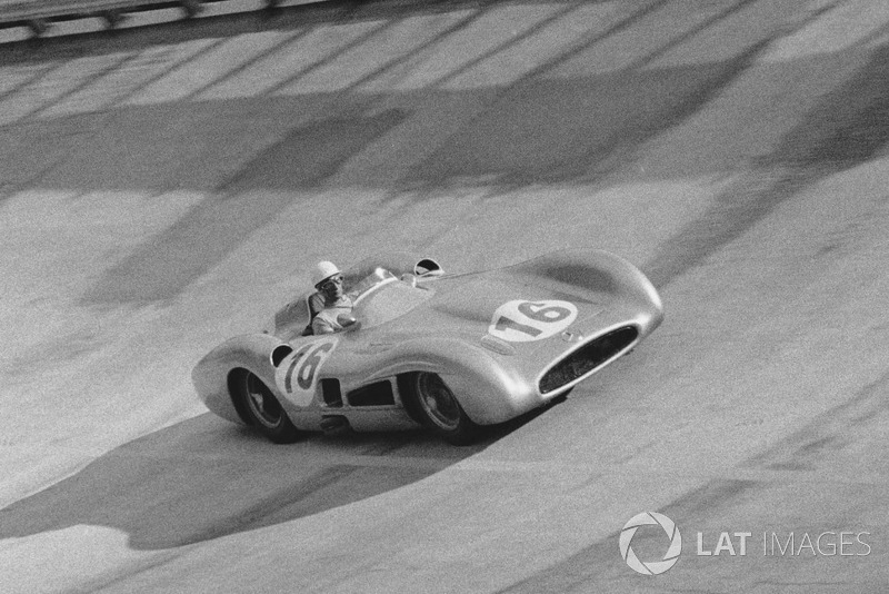 1955. Mercedes W196s