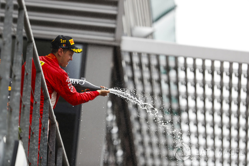 Podyum: Yarış galibi Sebastian Vettel, Ferrari