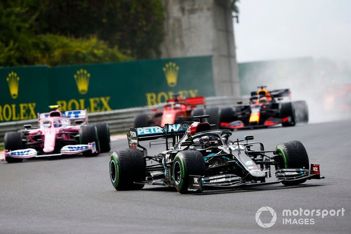 Lewis Hamilton, Mercedes F1 W11, Lance Stroll, Racing Point RP20 al inicio de la carrera