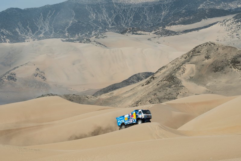 #500 Team Kamaz Master: Eduard Nikolaev, Evgeny Yakovlev, Vladimir Rybakov