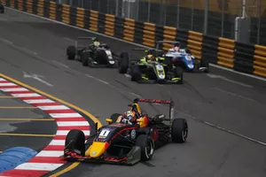 Dan Ticktum, Motopark Academy