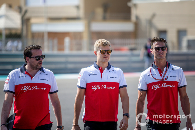Marcus Ericsson, Sauber walks the track
