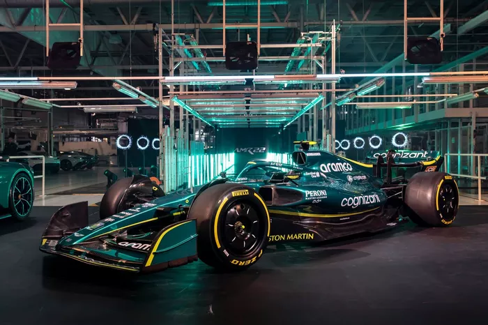 Presentación Aston Martin Racing AMR22