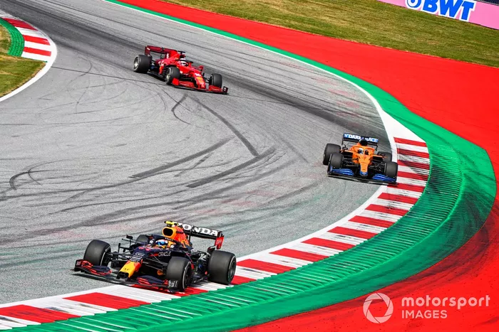 Sergio Pérez, Red Bull Racing RB16B, Daniel Ricciardo, McLaren MCL35M, Charles Leclerc, Ferrari SF21