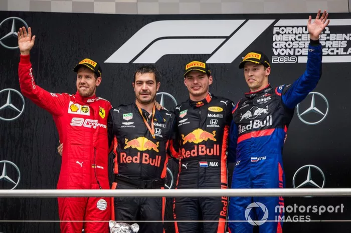 GP da Alemanha: Max Verstappen supera rivais na chuva