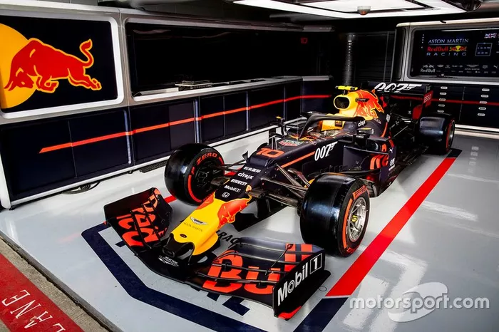 Red Bull Racing RB15 James Bond-livery