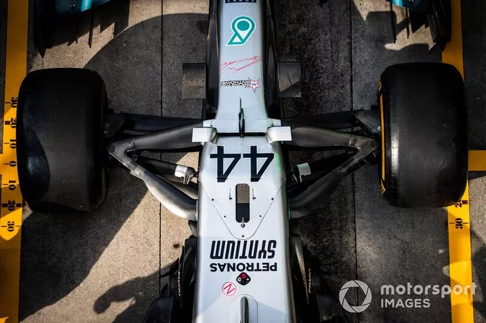 Mercedes W10: Vorderradaufhängung